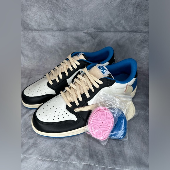 Jordan 1 Retro Low OG SP Fragment x Travis Scott
DM7866-140 Luxury - Picture 2 of 16